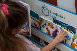 Fundación Leer. Promote reading throughout the country.