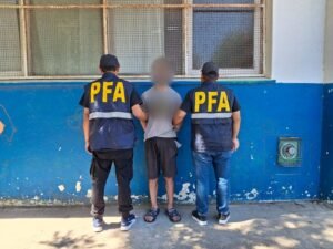Asesinato. LA PFA detuvo a un hombre acusado del asesinato.
