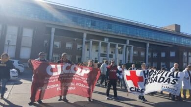 Trabajadores del Hospital Posadas y Bonaparte de protesta.