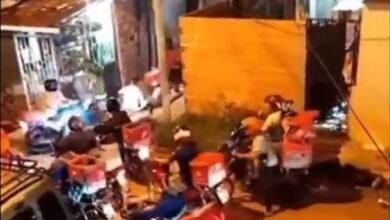 Repartidores recuperan una moto robada sin intervención policial.