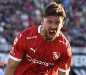 Loyola. Independiente lidera, River ganó y lo acecha.