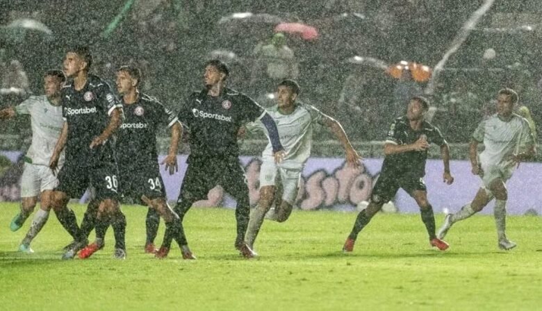 Domínguez decidió presentar la renuncia en Velez.