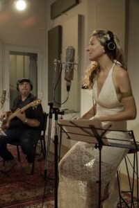 “La Mujer y el Bolero” recupera la voz femenina.