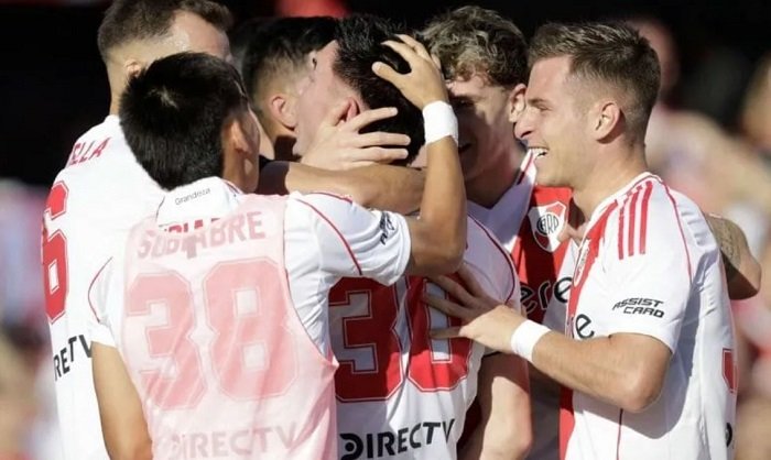 River tomó la iniciativa en inicio del partido