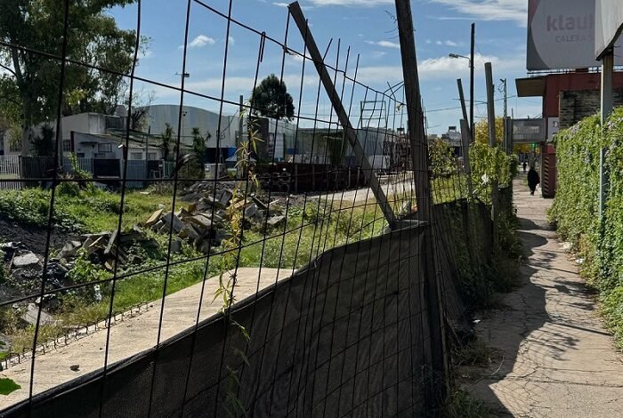 Obra. "Dejó de ser la avenida principal, parece un basural”