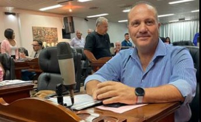 Lampa cuestionó la falta de coherencia.