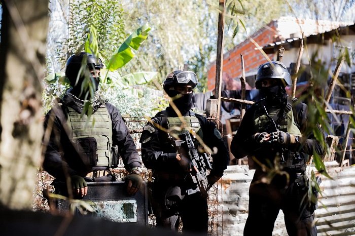 Allanamientos. La banda operaba en un predio de 40 hectáreas.