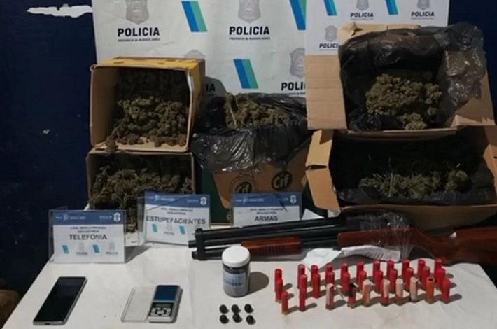 Prófugo. Estaba prófugo hace más de una década.
