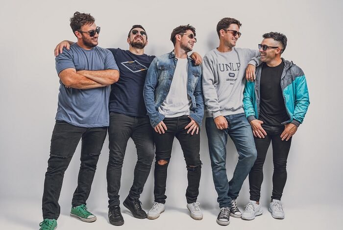 La banda El Visto lanzó su primer álbum profesional.