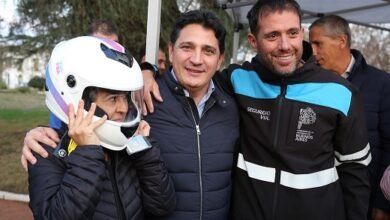 Marinucci, visitó el distrito de Tres Lomas. Entrega de cascos