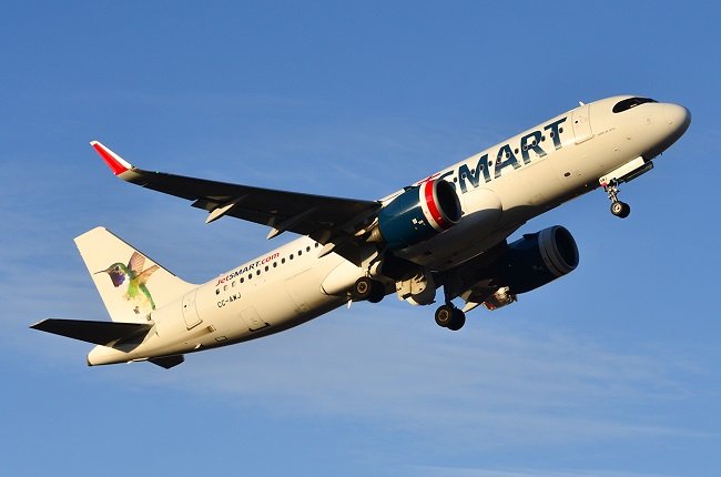 Tensión. Trabajadores de JetSMART en estado de lucha.