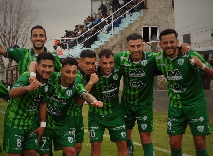 El Villero fue un claro dominador del primer tiempo.
