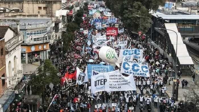 Marcha multitudinaria a San Cayetano.