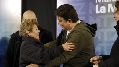 Fernando Espinoza entregó subsidios por un millón de pesos.