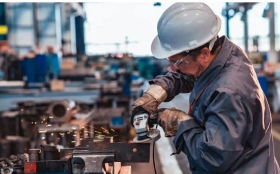 La industria en alerta: caída de producción, empleo y salarios.