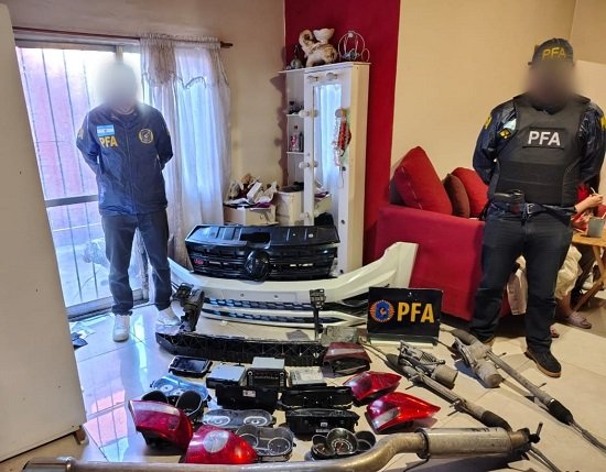 Cayó “La banda de los cuñados”: LA PFA desarticuló una organización dedicada al comercio ilegal de autopartes robadas