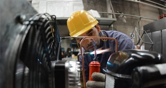 Metalúrgicas. Bridgestone, Pirelli y Fate, enfrentó conflictos.