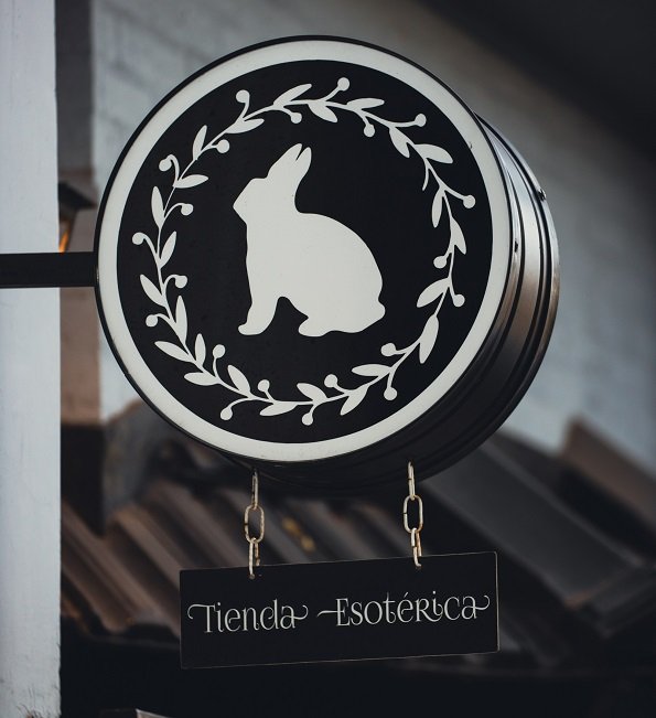 El Tarot. Conejo Blanco: la casa esotérica pionera en Argentina.