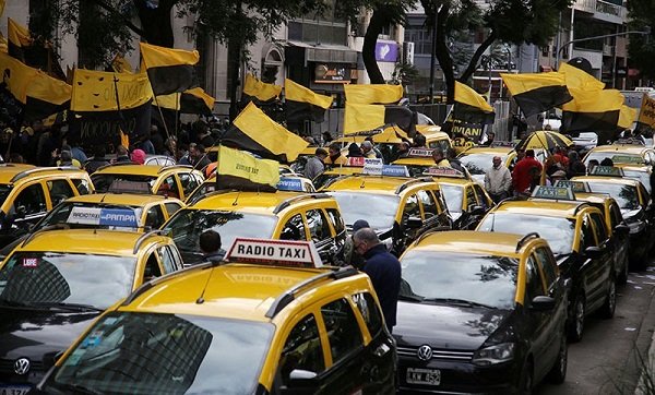 Gremios taxistas respaldaron un proyecto de ley.