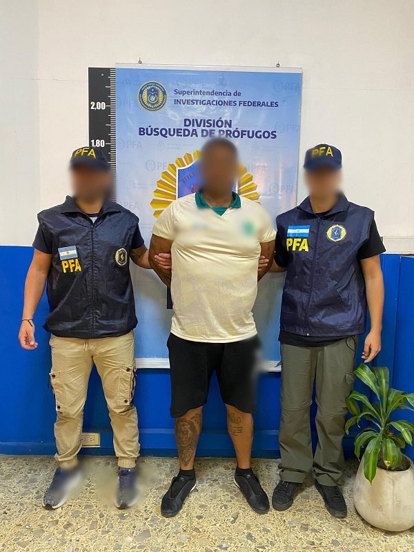 Prófugo detenido por la PFA
