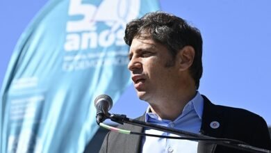 Axel Kicillof visitó el Espacio para la Memoria.
