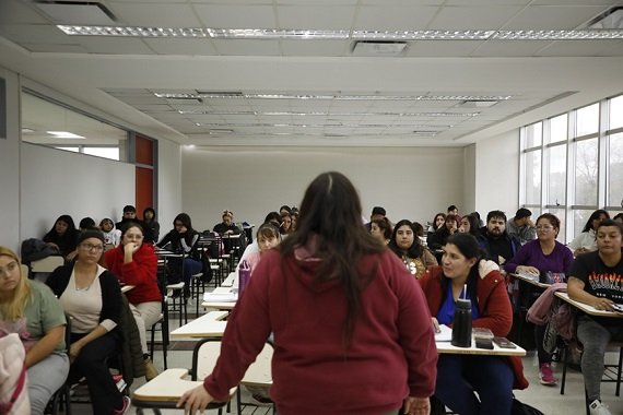 FinEs: Jóvenes y adultos pueden finalizar sus estudios 