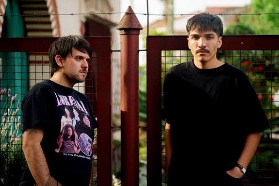 Dizzy at public places y la construcción de una identidad sonora