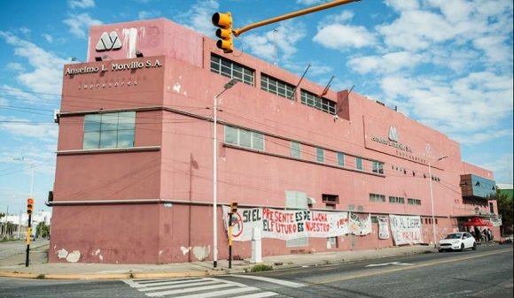Morvillo.  Trabajadores sostienen la planta y buscan reactivarla.
