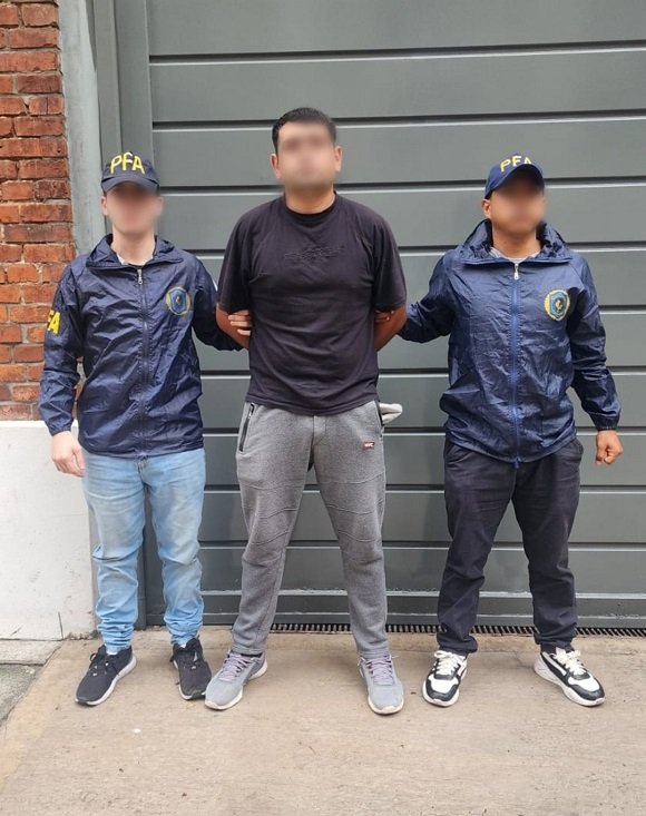 La PFA detuvo a un sujeto con pedido de captura.