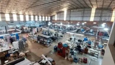 El cierre de una histórica planta de calzado.