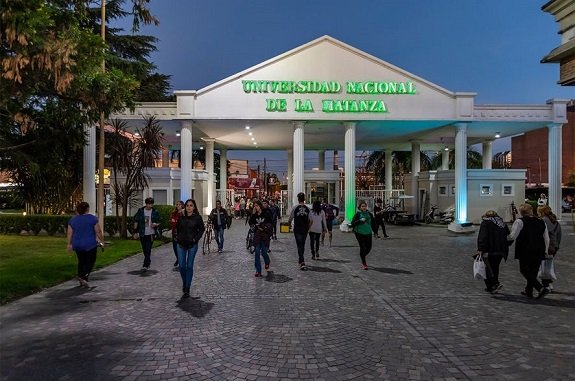 Becas. La UNLaM consolida su formación científica.