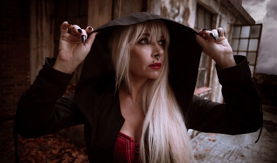 Luzabril. La artista presentó una canción atravesada por el rock.
