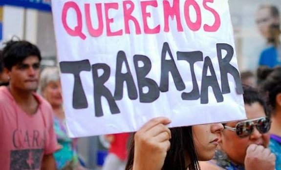 Desempleo y cierres industriales profundizan las dificultades.