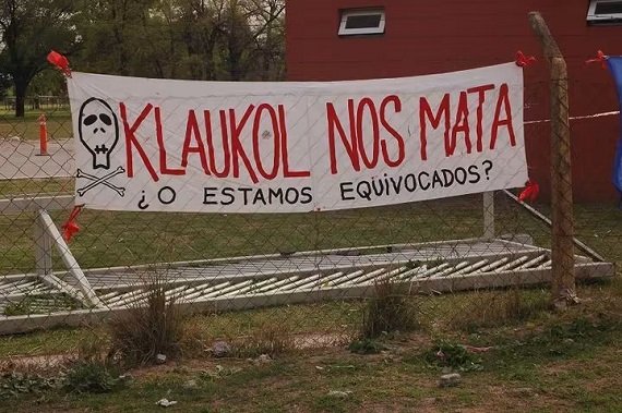 Klaukol. Denuncian hostigamiento policial en medio de su reclamo.