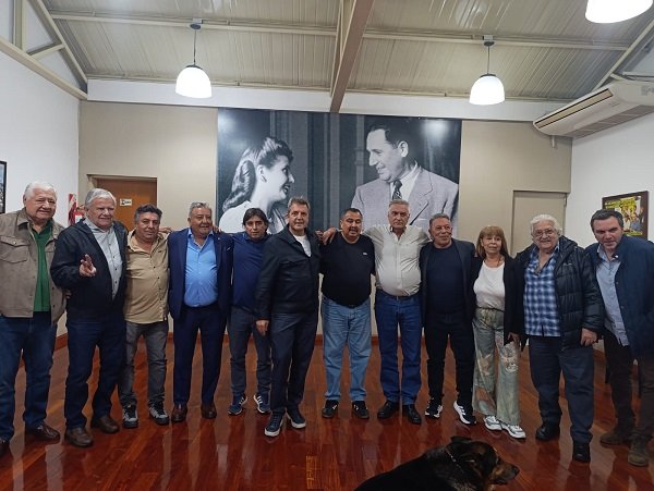 Unidad y un programa de gobierno común.
